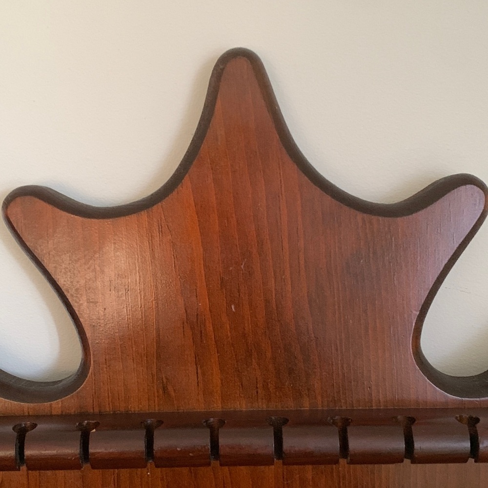 Maple Leaf Wooden Spoon Rack - Picture 2 of 10